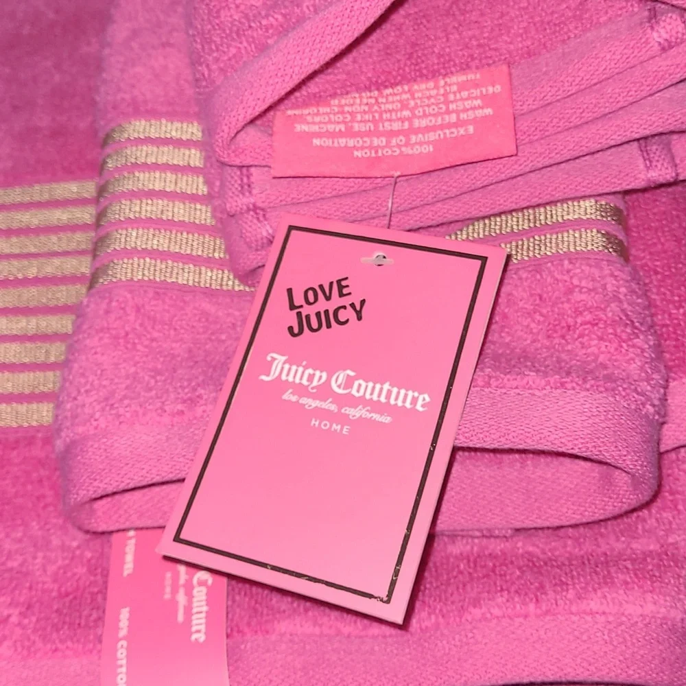 NWT Juicy Couture Bath Towel Set
